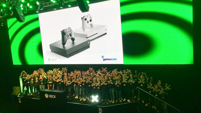 Xbox One X Xbox One X