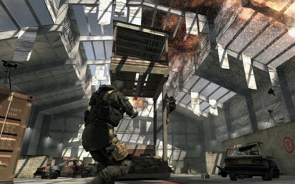 Pocos videojuegos han alcanzado las cotas de calidad y popularidad del multijugador de Call of Duty 4. El sistema de recompensas por ascenso, sus estupendos mapas, y su variedad de modos son las señas principales de su éxito.