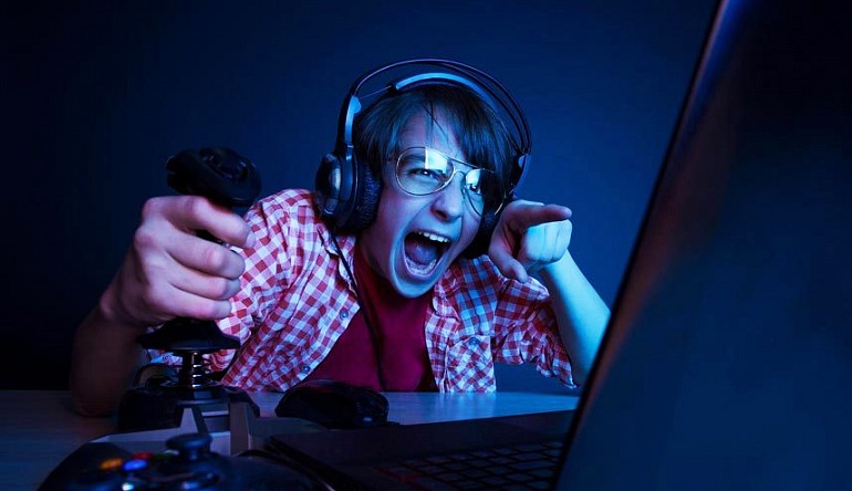 Los tiradores escolares juegan a videojuegos menos que el estudiante medio Los tiradores escolares juegan a videojuegos menos que el estudiante medio